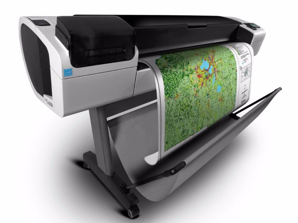 Plotter imprimiendo un mapa a todo color