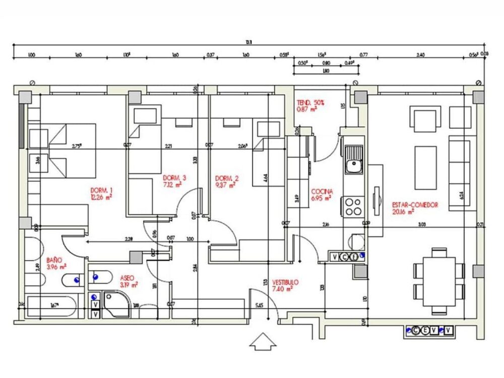 Plano de obra con cotas y referencias