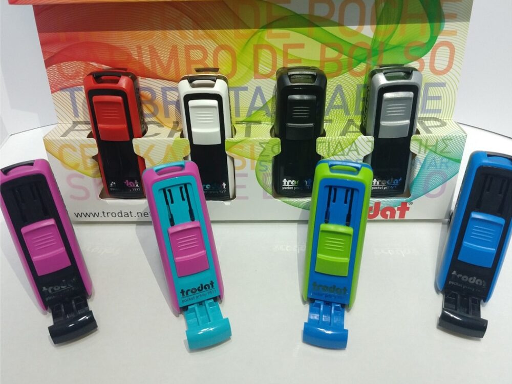 Sellos de bolsillo de colores alineados